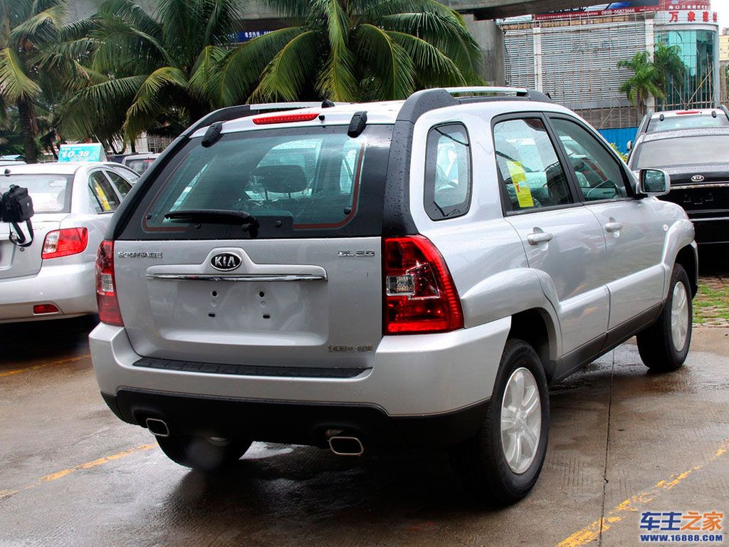 汽车图库 起亚 东风悦达起亚 狮跑(74/322) 外观 银色 狮跑 参考成交